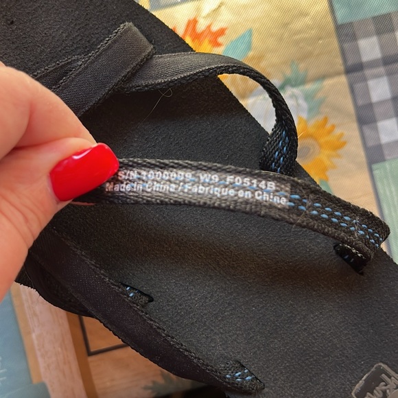 Teva Black Wedge Size 9 - Picture 7 of 7